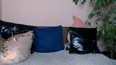 Snapshot of zinacorleone chatting on February 19, 8:41 pm zinacorleone online show from February 19, 8:41 pm