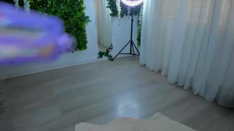 Snapshot of zinasquirts chatting on September 23, 12:14 pm Galli online show from September 23, 12:14 pm