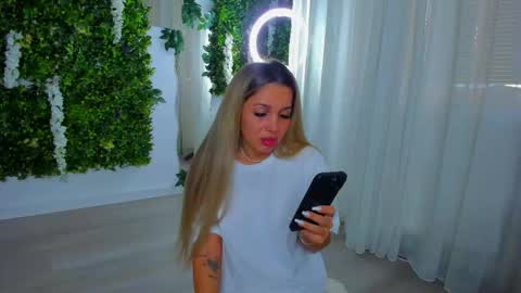 Snapshot of zinasquirts chatting on September 13, 2:58 pm Galli online show from September 13, 2:58 pm