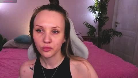 Zlata  Mon Tue Thu Fri Sun Sa GMT 3 0000pm - 0600pm  online show from April 24, 9:34 am