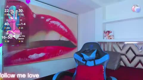 Snapshot of zoe_connor19 chatting on October 11, 10:12 pm Z O E online show from October 11, 10:12 pm