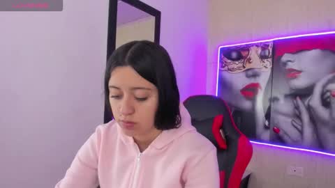 Z O E online show from January 12, 8:25 pm