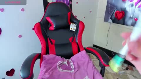 Z O E online show from March 6, 10:05 pm