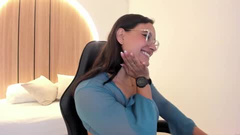 Zoe  online show from October 14, 12:30 pm