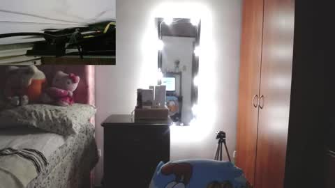 zoe hotxxx online show from March 22, 11:44 pm