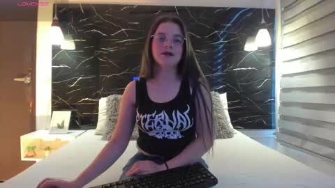 Zoe online show from March 6, 12:00 pm