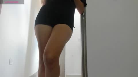 zoe_maddison19 online show from January 13, 7:29 pm