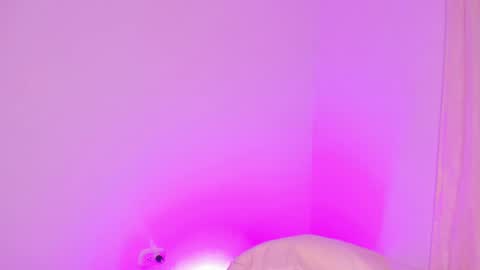 zoe_mrl online show from April 17, 11:45 am