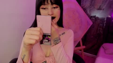 zoe_rosse00 online show from March 12, 12:30 pm