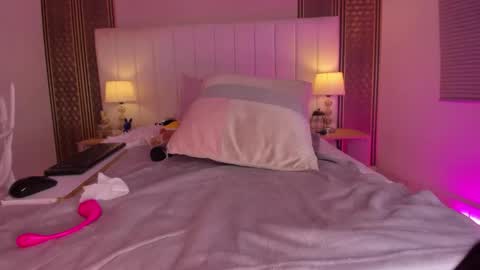 Snapshot of zoe_sky_ chatting on September 12, 2:02 pm Hi guys i am Zoe online show from September 12, 2:02 pm