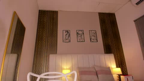 Hi guys i am Zoe  online show from April 28, 11:36 am