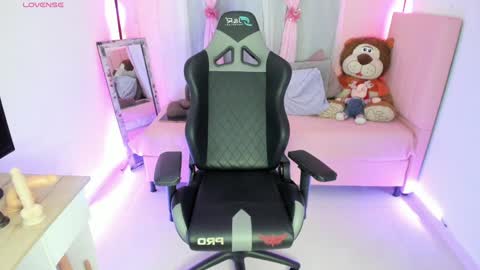 zoe_sullivan_ online show from January 30, 9:15 am