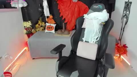 zoe_sullivan_ online show from October 2, 10:09 am