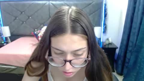 zoe_sweet050 online show from December 22, 7:50 pm