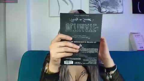 Zoe online show from January 9, 1:37 pm