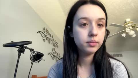 zoeapolo online show from April 2, 7:33 pm