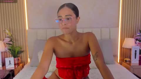 zoebarlowe online show from November 10, 7:09 pm