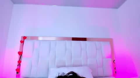 Zoe online show from June 7, 2:13 pm