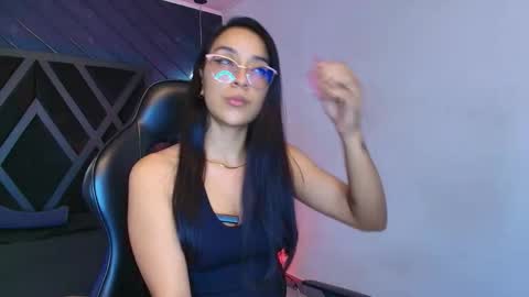 Zoe 3 online show from April 13, 5:25 pm