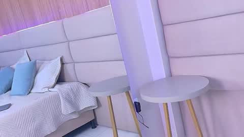 Zoe online show from February 19, 1:54 pm