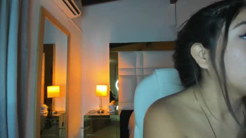 zoei_moon online show from April 22, 7:00 pm