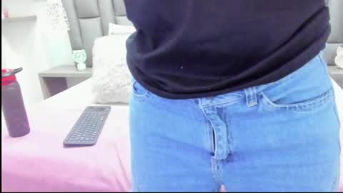 Zoe Krug online show from April 25, 1:41 pm