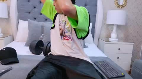 Zoe Krug online show from September 27, 12:12 pm