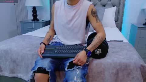 Zoe Krug online show from January 9, 7:29 pm