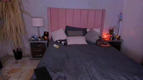 CuteZoe online show from October 27, 2:01 pm