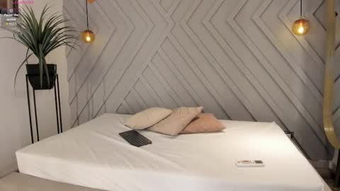 Zoe online show from March 5, 7:53 pm