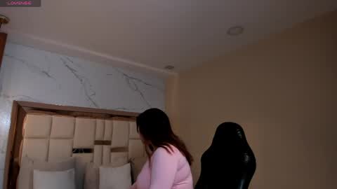 Zoes online show from April 27, 11:29 am