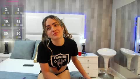ZoeWilliis online show from September 11, 1:00 pm