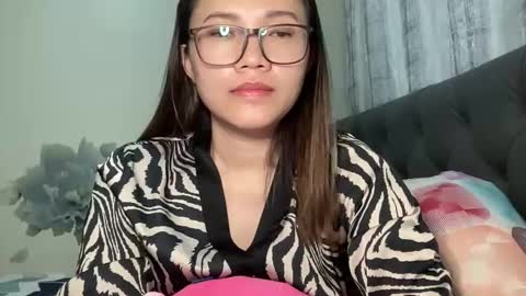 zoey_foryou online show from December 15, 1:22 am