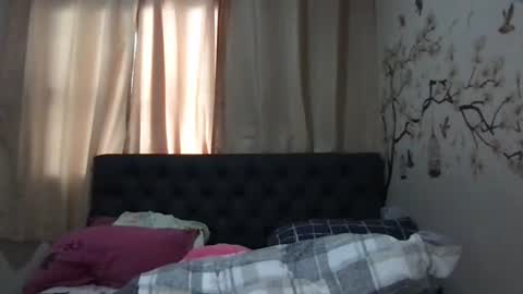 Snapshot of zoey_foryou chatting on December 19, 2:23 am zoey_foryou online show from December 19, 2:23 am