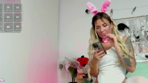 Zoey online show from October 31, 3:38 pm