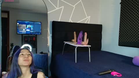 zpzphot online show from April 2, 8:50 pm