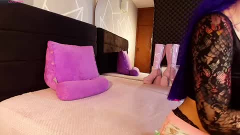 zpzphot online show from April 25, 8:50 pm