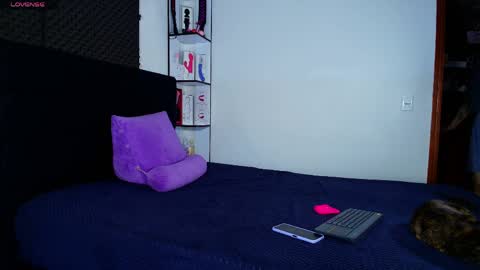 zpzphot online show from April 8, 9:06 pm