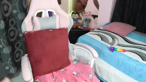 zulemapiel online show from April 21, 2:51 am