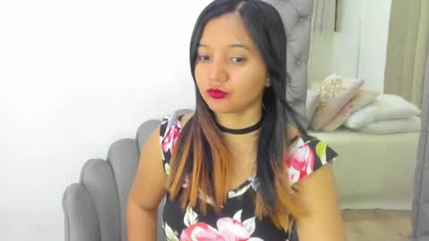 Im Zusan My schedule is from 1030pm to 430 am colombian time online show from April 22, 2:52 am