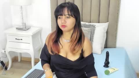 Im Zusan My schedule is from 1030pm to 430 am colombian time online show from September 30, 4:29 am