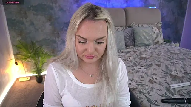 MissyMartinez online show from April 24, 2:09 pm