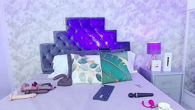 elizabeth coleman online show from April 20, 9:40 pm