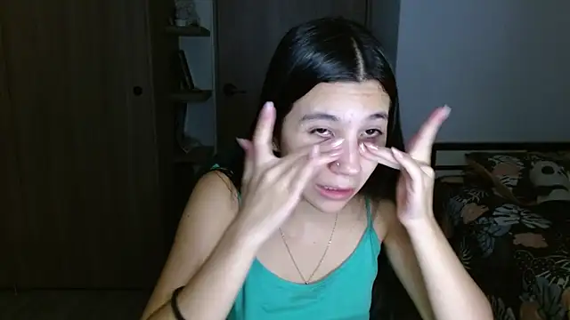 mia  lopez  online show from April 21, 3:35 am