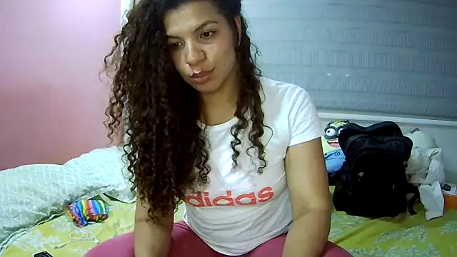 gatubelahot online show from December 15, 11:43 pm