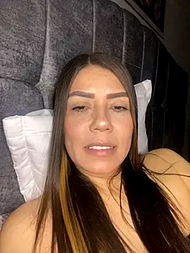 Snapshot of martina_contreras chatting on October 31, 7:12 am martina contreras online show from October 31, 7:12 am