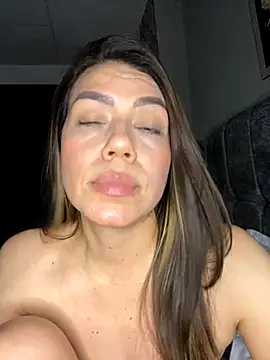 Snapshot of martina_contreras chatting on October 15, 7:11 am martina contreras online show from October 15, 7:11 am