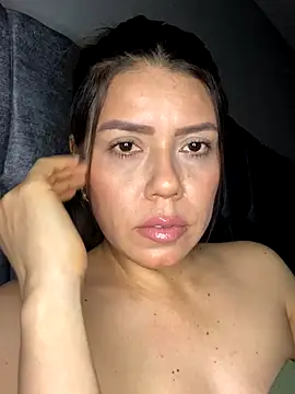 Snapshot of martina_contreras chatting on September 19, 5:06 am martina contreras online show from September 19, 5:06 am