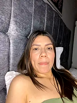 Snapshot of martina_contreras chatting on October 30, 7:11 am martina contreras online show from October 30, 7:11 am