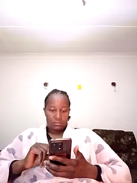 sluttylaura21 online show from April 25, 4:48 pm